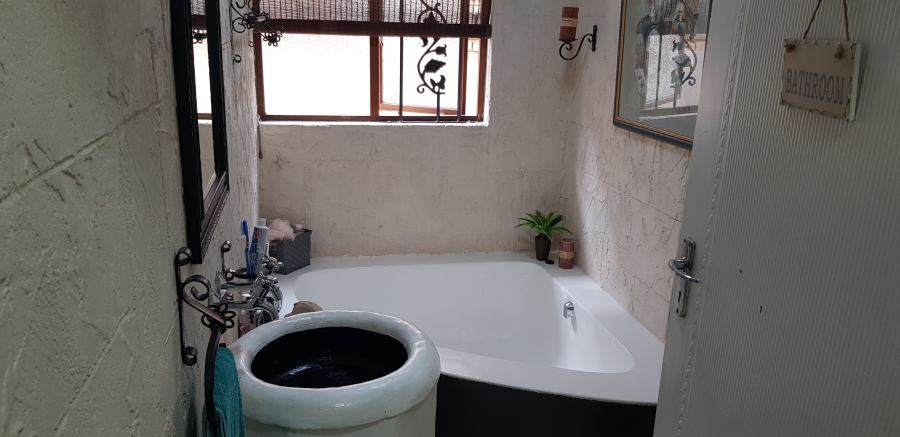 3 Bedroom Property for Sale in Dal Fouche Gauteng