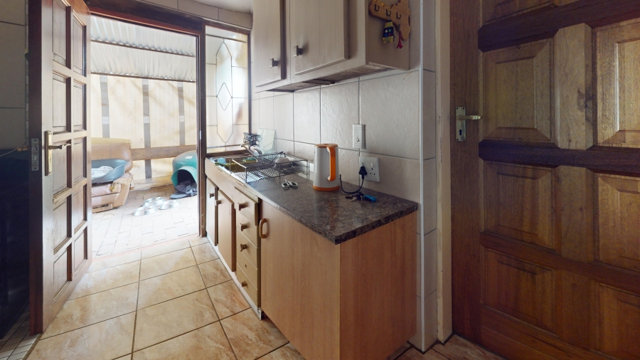 5 Bedroom Property for Sale in Primrose Gauteng