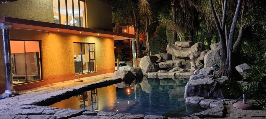 5 Bedroom Property for Sale in Brackendowns Gauteng