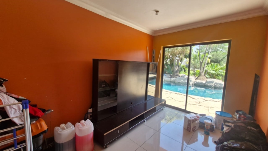 5 Bedroom Property for Sale in Brackendowns Gauteng