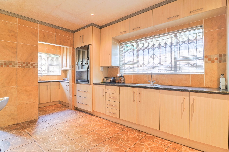 4 Bedroom Property for Sale in Selcourt Gauteng