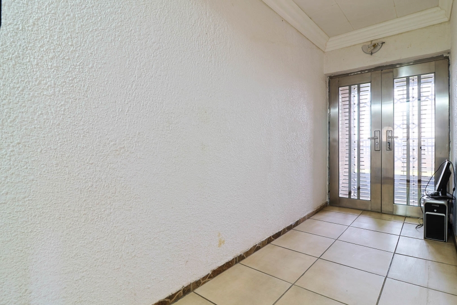 4 Bedroom Property for Sale in Selcourt Gauteng