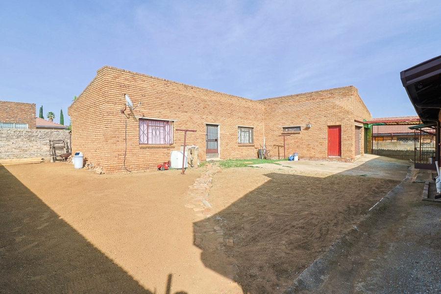 4 Bedroom Property for Sale in Selcourt Gauteng