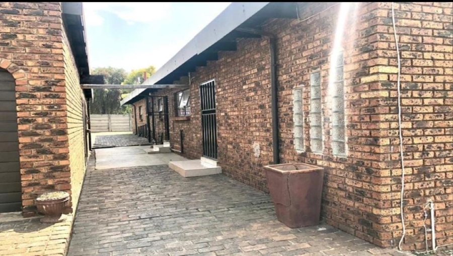 4 Bedroom Property for Sale in Dalpark Gauteng