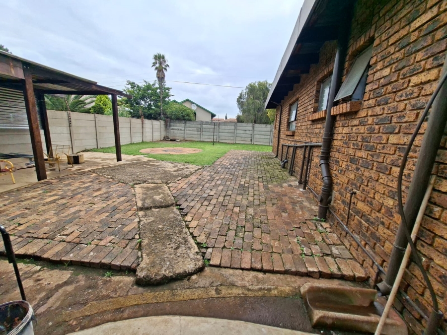 4 Bedroom Property for Sale in Dalpark Gauteng