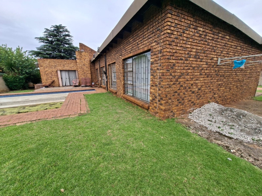 4 Bedroom Property for Sale in Dalpark Gauteng