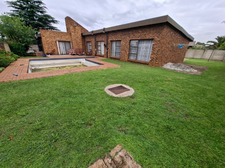 4 Bedroom Property for Sale in Dalpark Gauteng