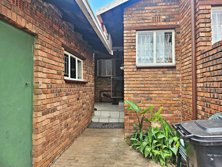 3 Bedroom Property for Sale in Birchleigh Gauteng