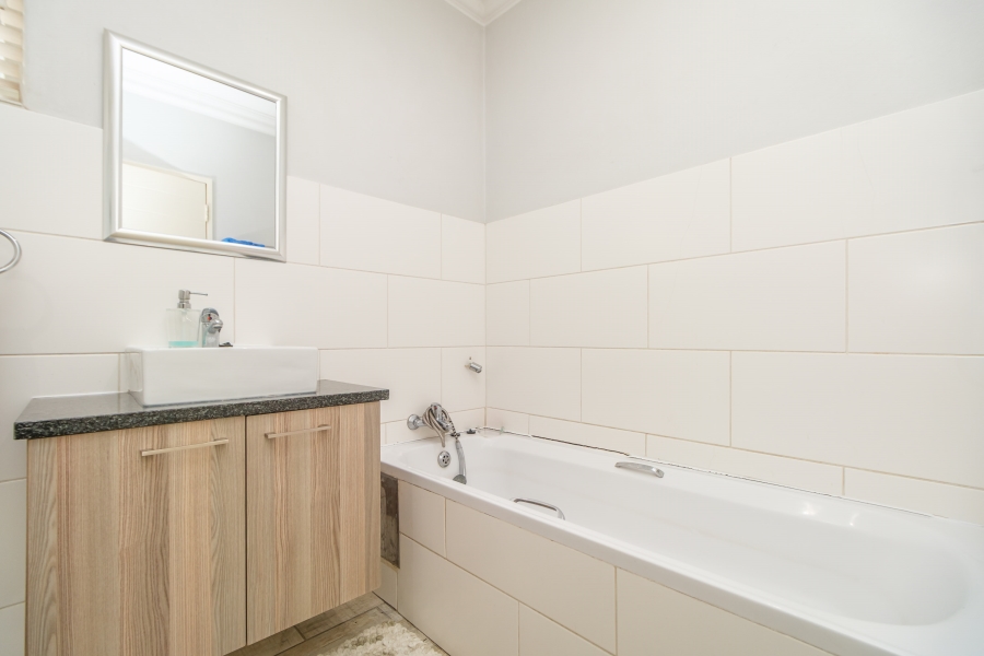 To Let 3 Bedroom Property for Rent in Noordhang Gauteng