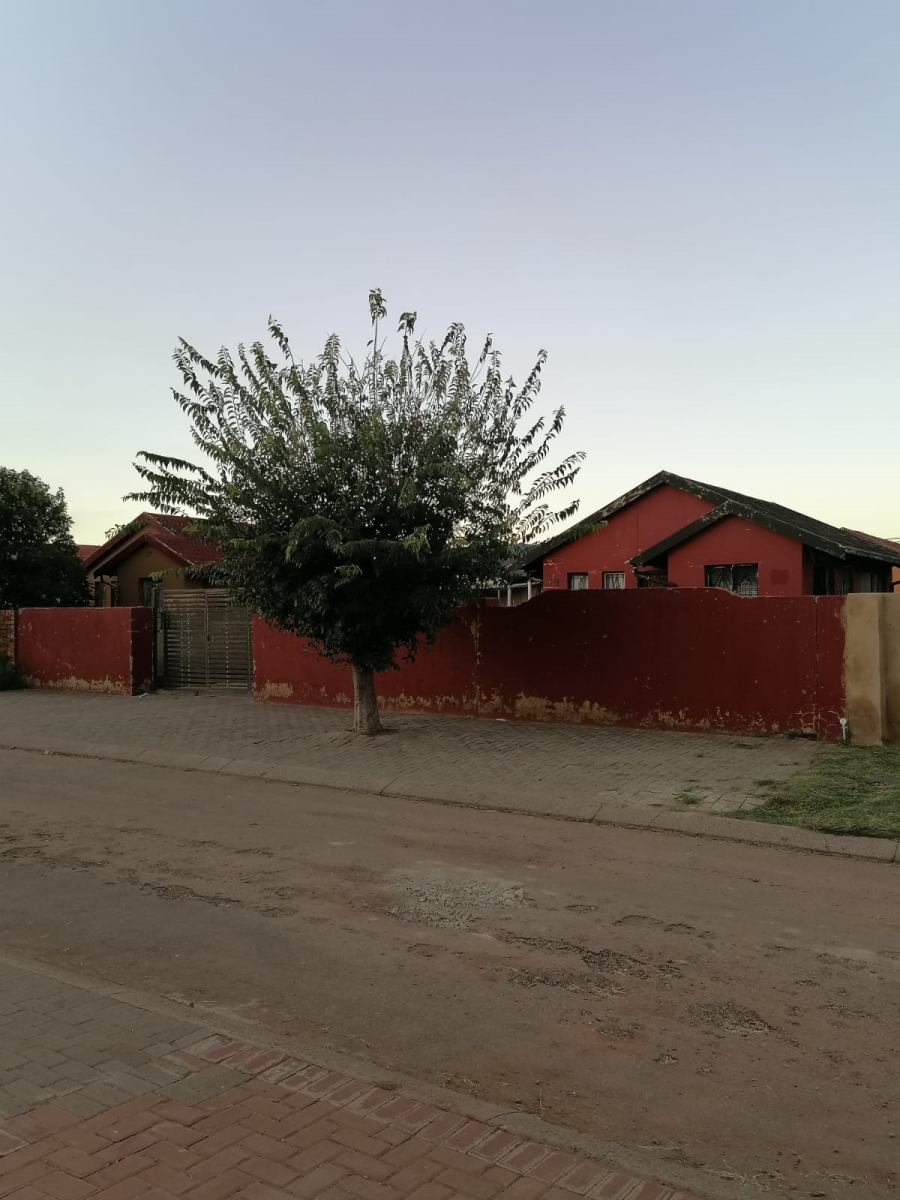 2 Bedroom Property for Sale in Unitas Park Gauteng