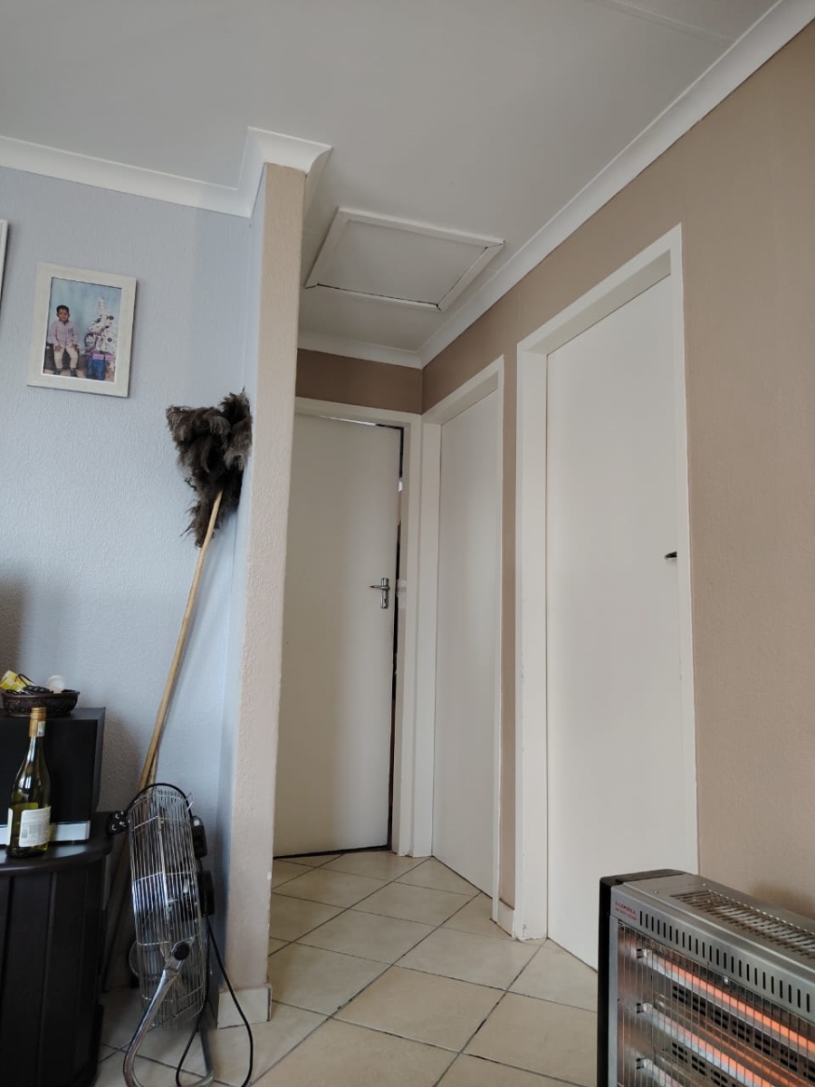 2 Bedroom Property for Sale in Unitas Park Gauteng