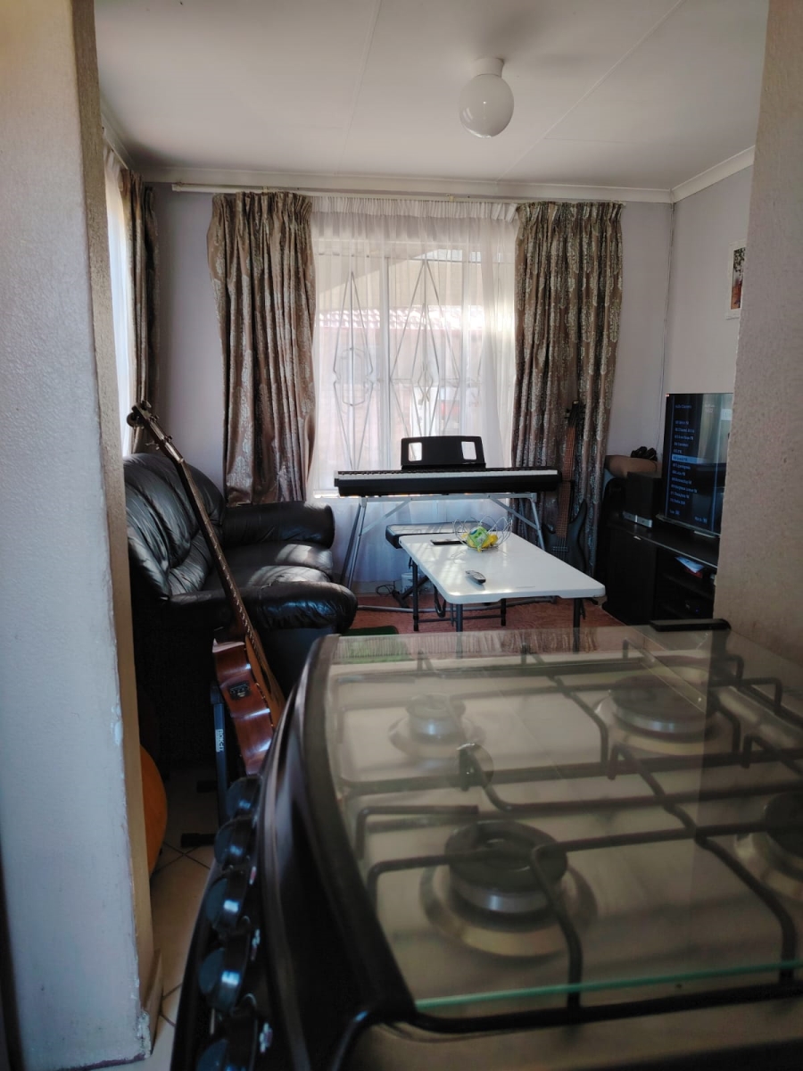 2 Bedroom Property for Sale in Unitas Park Gauteng