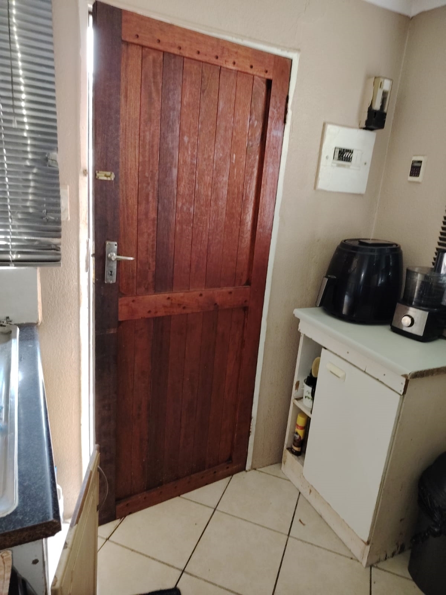 2 Bedroom Property for Sale in Unitas Park Gauteng
