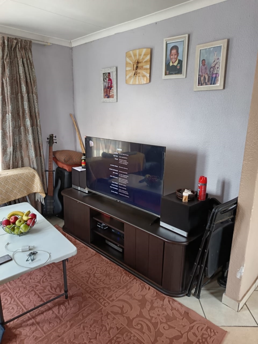 2 Bedroom Property for Sale in Unitas Park Gauteng