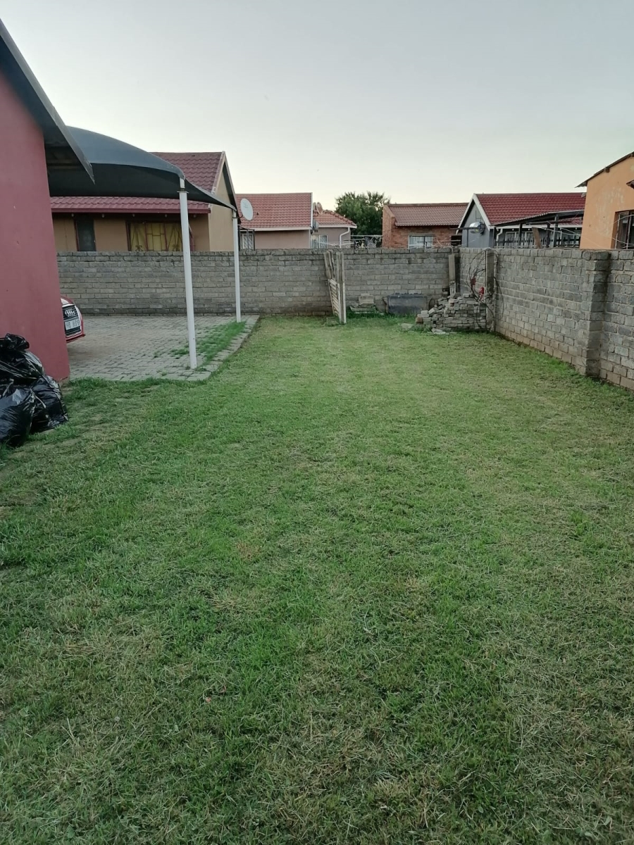 2 Bedroom Property for Sale in Unitas Park Gauteng