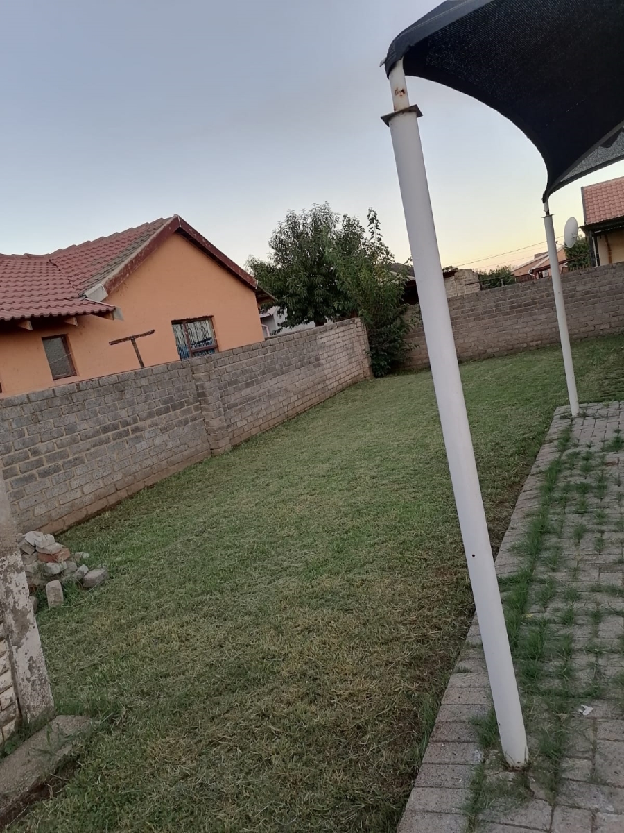 2 Bedroom Property for Sale in Unitas Park Gauteng