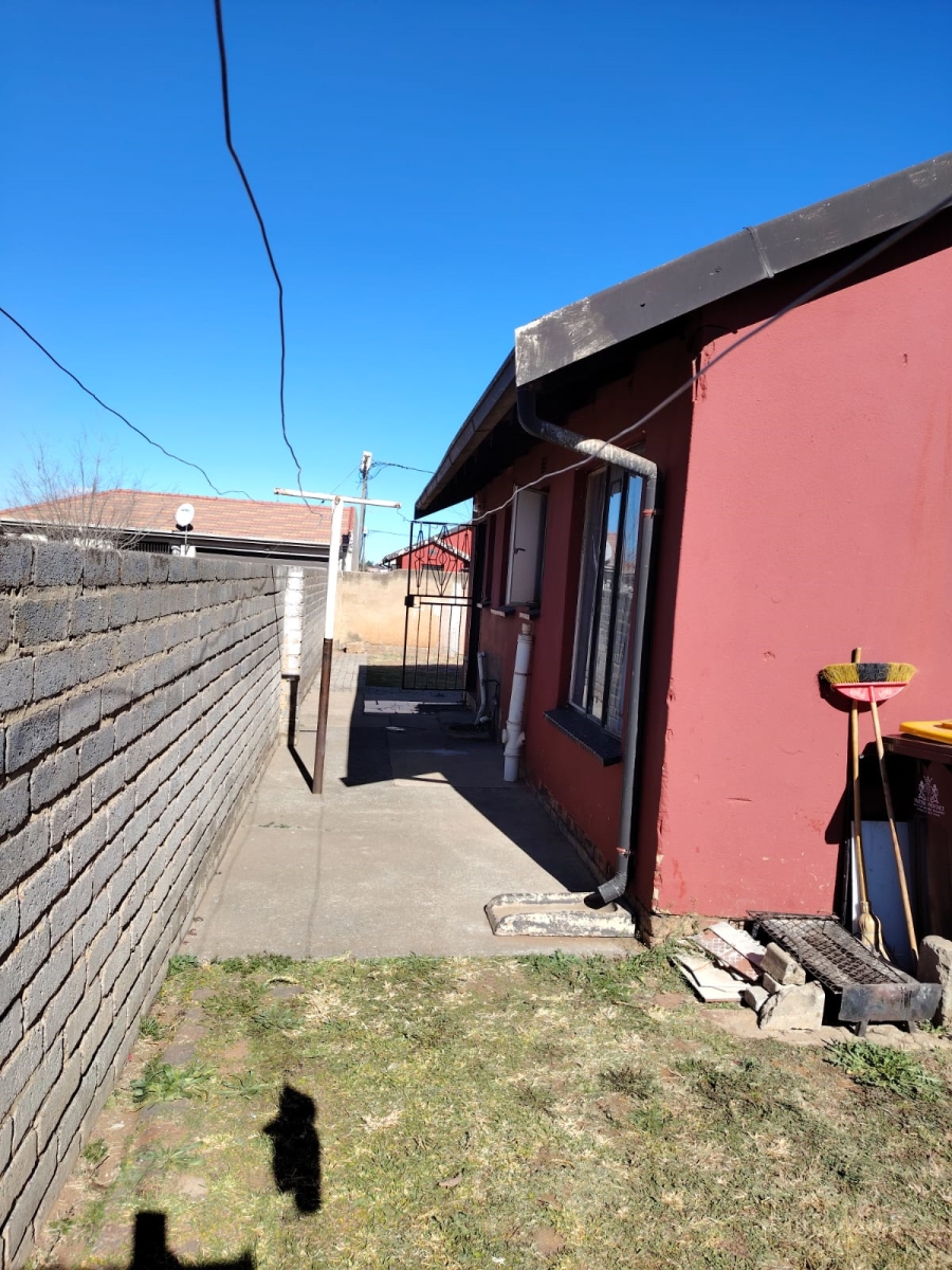 2 Bedroom Property for Sale in Unitas Park Gauteng