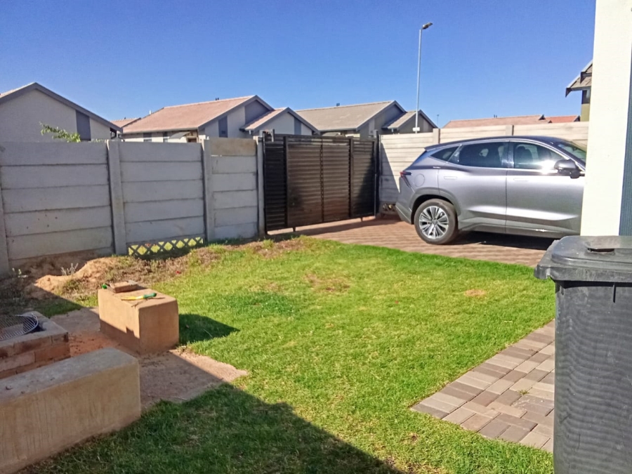 To Let 3 Bedroom Property for Rent in Sky City Gauteng