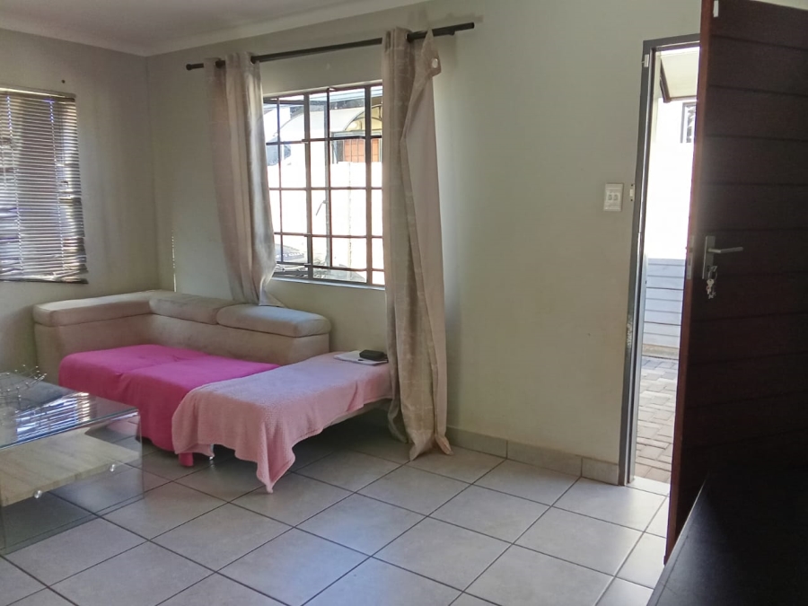 To Let 3 Bedroom Property for Rent in Sky City Gauteng
