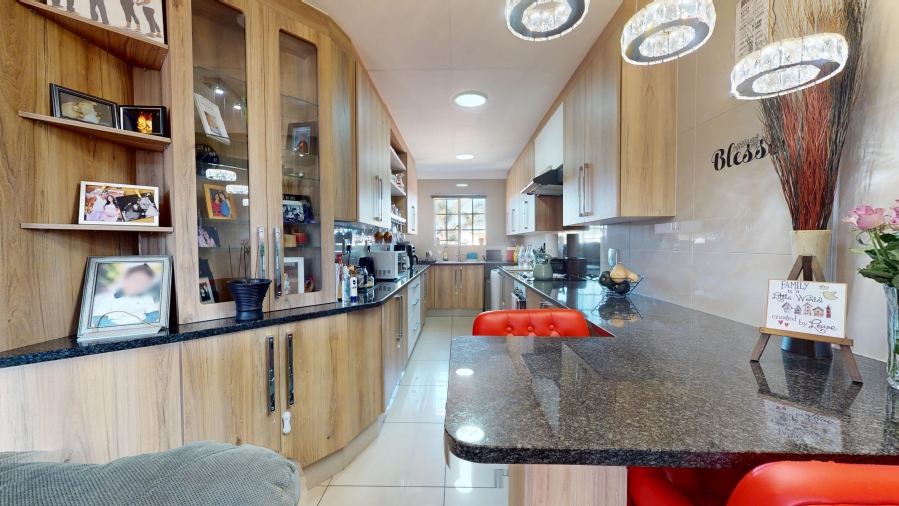 2 Bedroom Property for Sale in Beyers Park Gauteng