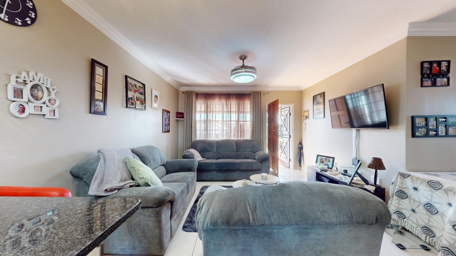 2 Bedroom Property for Sale in Beyers Park Gauteng