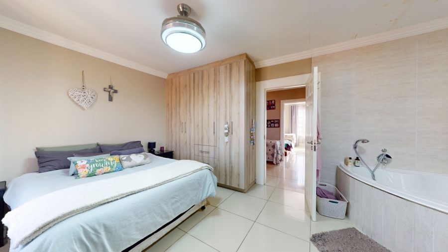 2 Bedroom Property for Sale in Beyers Park Gauteng