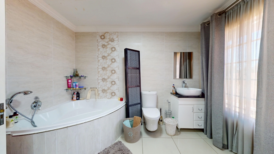 2 Bedroom Property for Sale in Beyers Park Gauteng