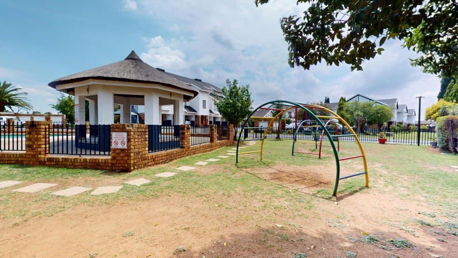2 Bedroom Property for Sale in Beyers Park Gauteng