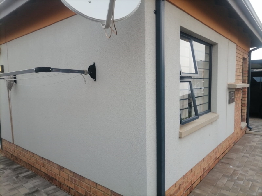 3 Bedroom Property for Sale in Lotus Gardens Gauteng