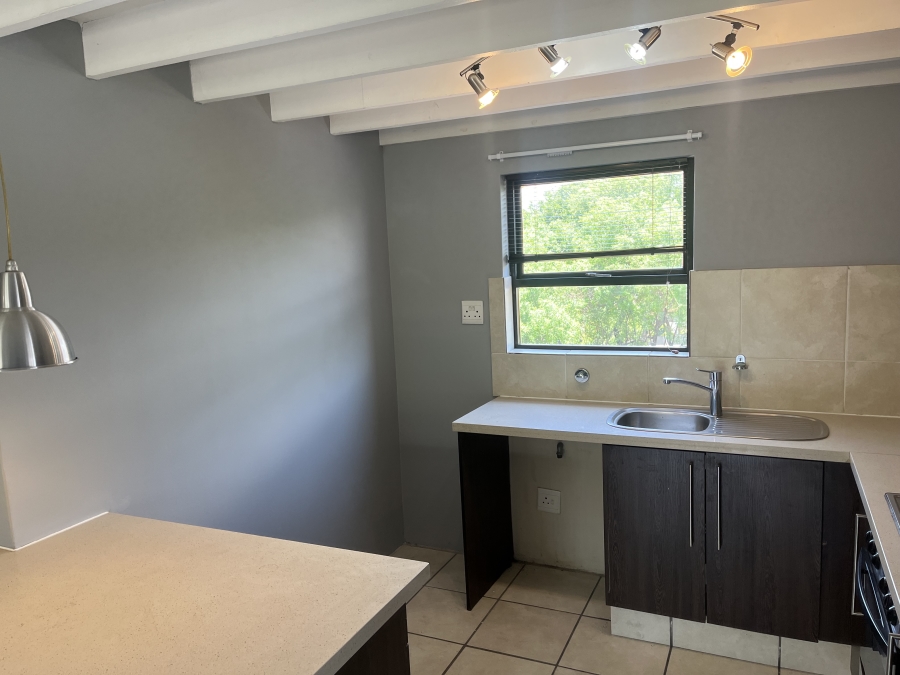 To Let 2 Bedroom Property for Rent in Pineslopes Gauteng