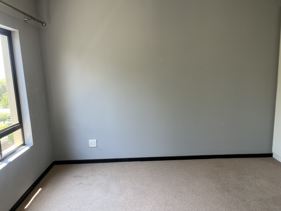 To Let 2 Bedroom Property for Rent in Pineslopes Gauteng