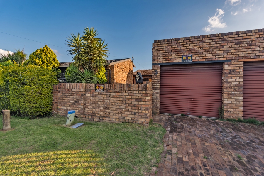 2 Bedroom Property for Sale in Boltonia Gauteng