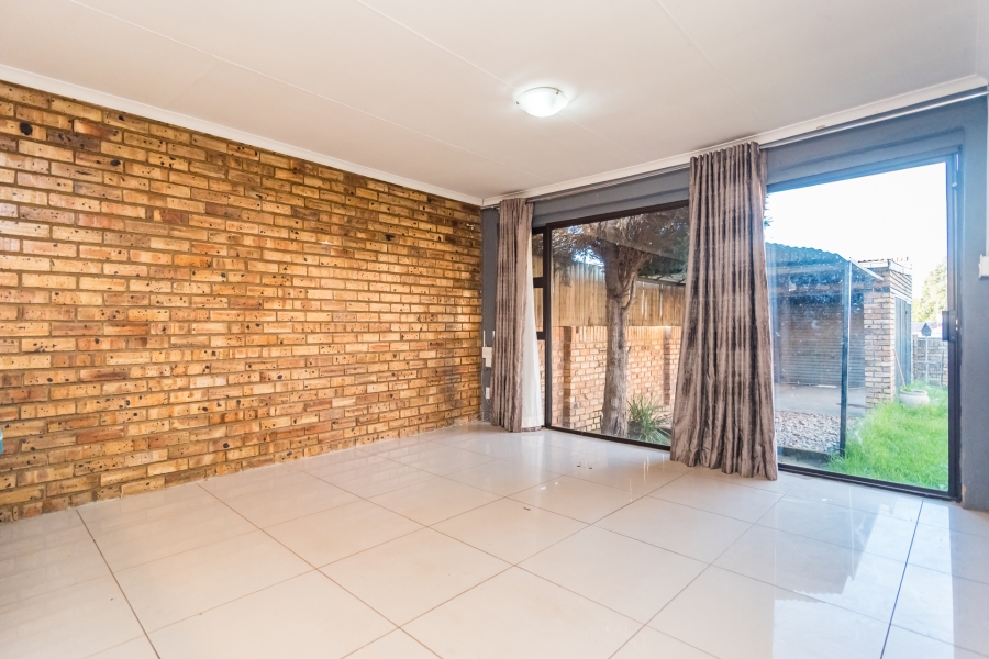 2 Bedroom Property for Sale in Boltonia Gauteng