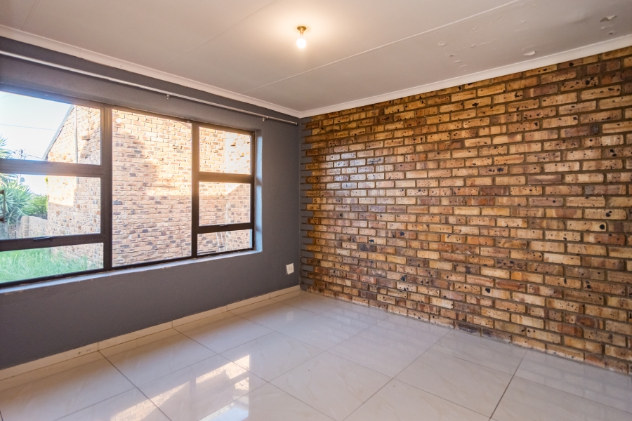2 Bedroom Property for Sale in Boltonia Gauteng