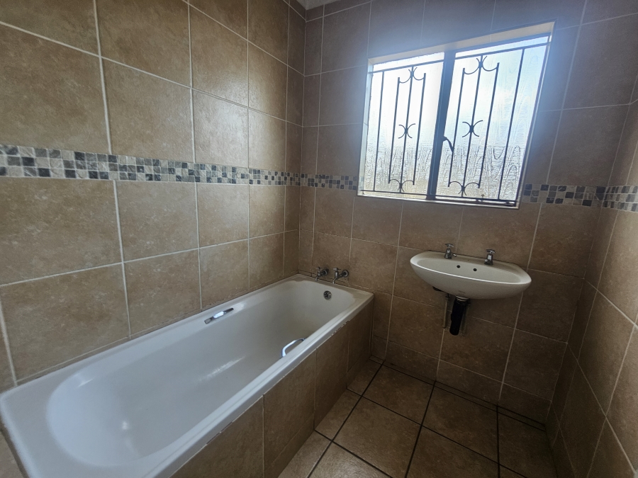 3 Bedroom Property for Sale in Daveyton Gauteng