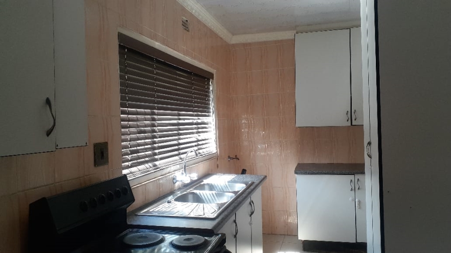 2 Bedroom Property for Sale in Vanderbijlpark Cw 6 Gauteng