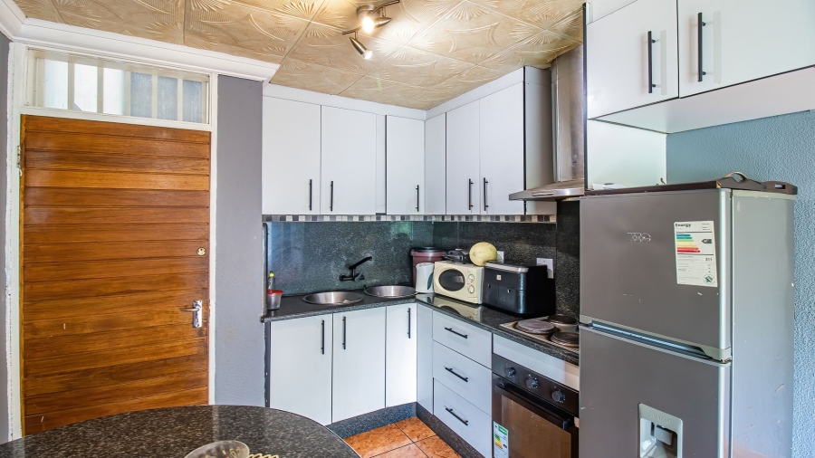 2 Bedroom Property for Sale in Westdene Gauteng