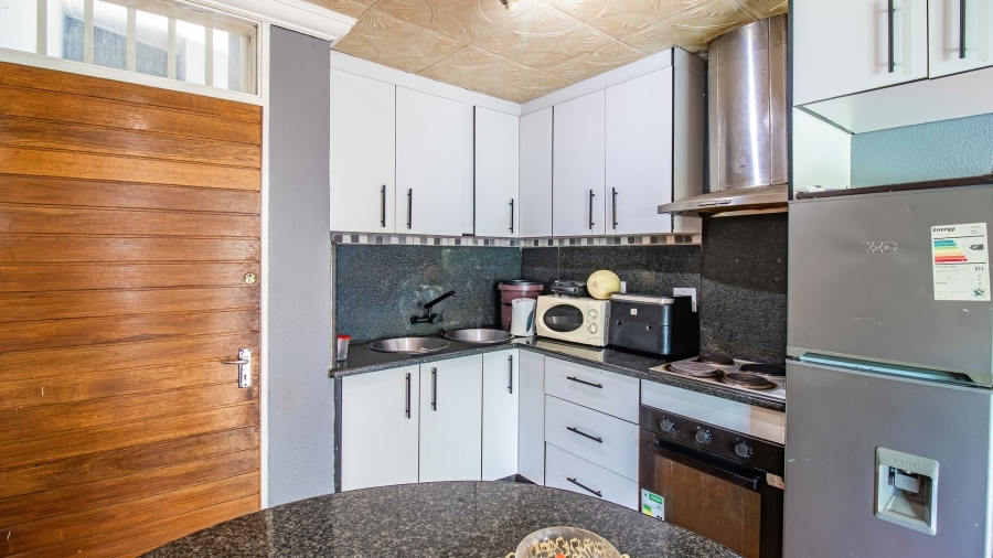 2 Bedroom Property for Sale in Westdene Gauteng