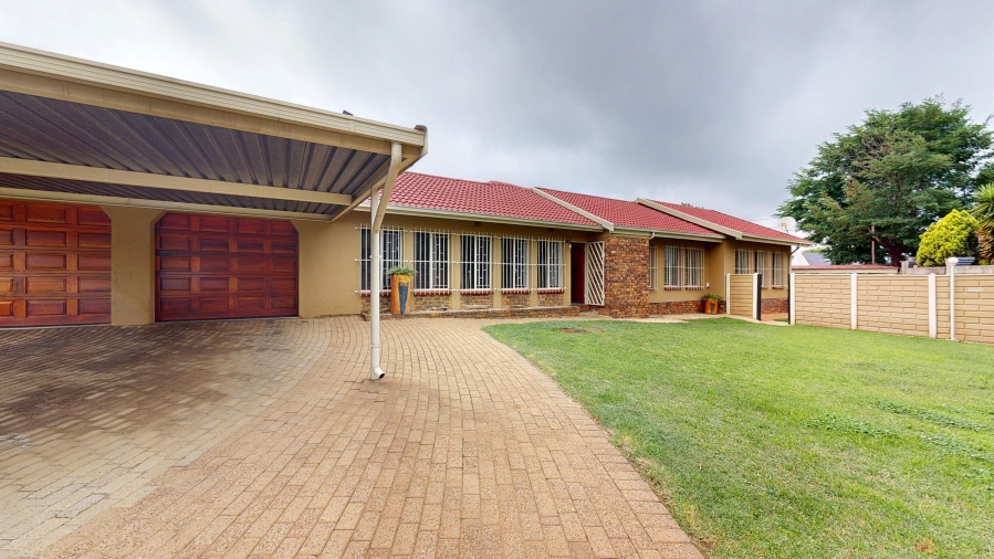 3 Bedroom Property for Sale in Crystal Park Gauteng