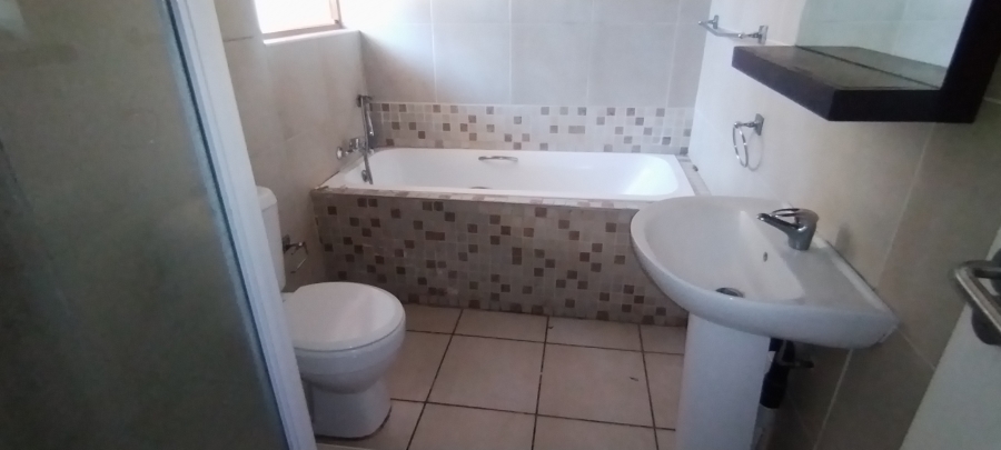 To Let 2 Bedroom Property for Rent in Helderwyk Gauteng