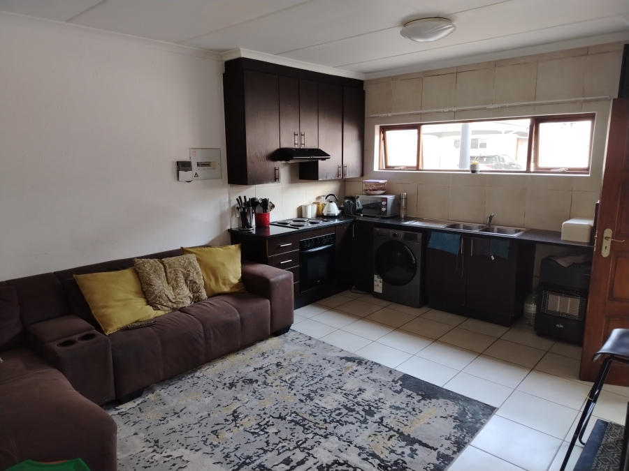 To Let 2 Bedroom Property for Rent in Helderwyk Gauteng