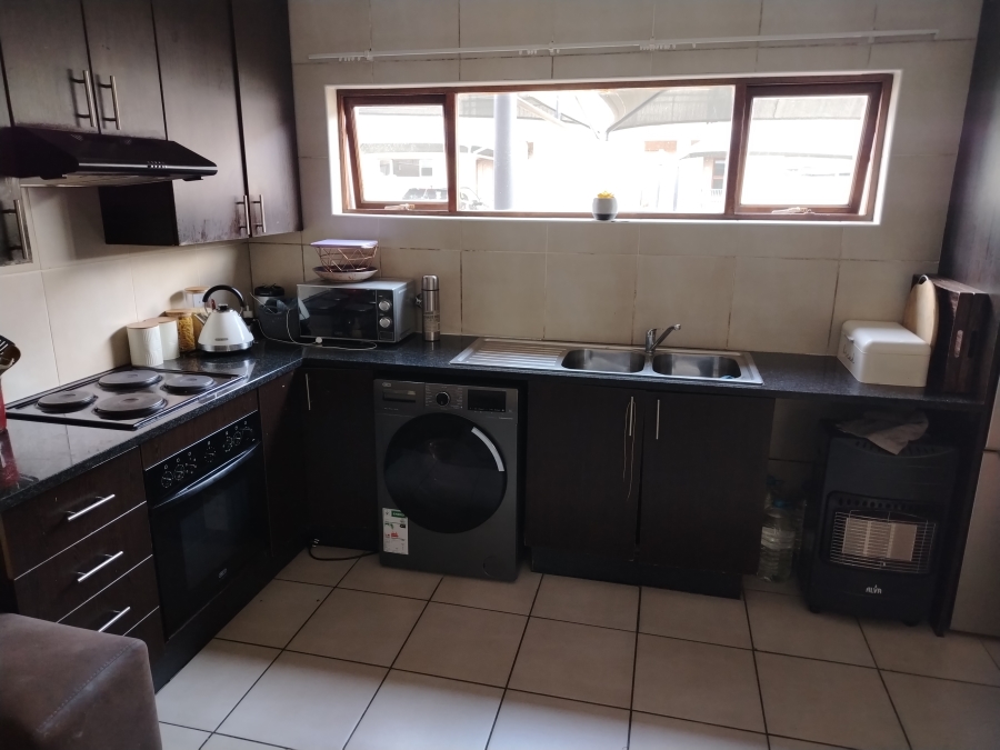 To Let 2 Bedroom Property for Rent in Helderwyk Gauteng