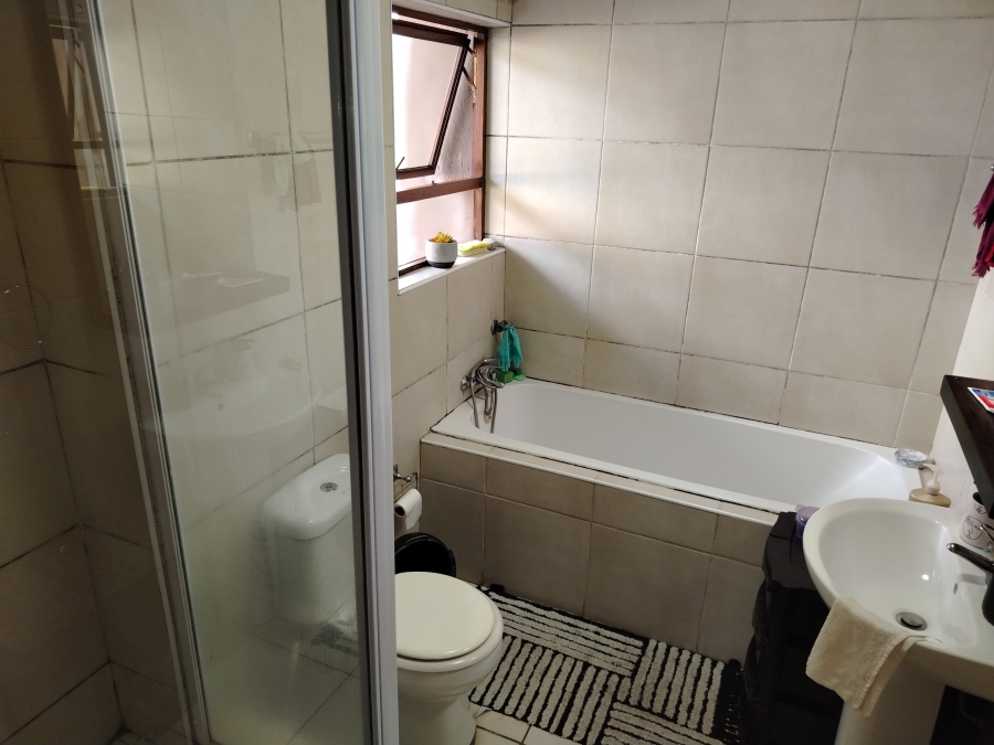 To Let 2 Bedroom Property for Rent in Helderwyk Gauteng