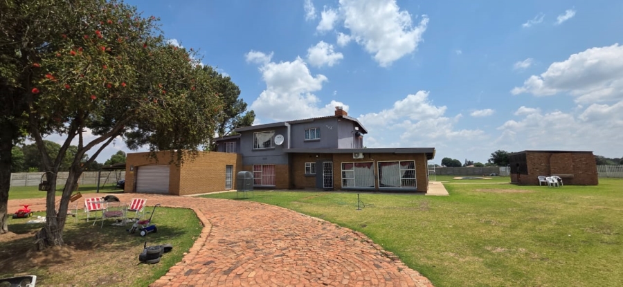 6 Bedroom Property for Sale in Nanescol Gauteng