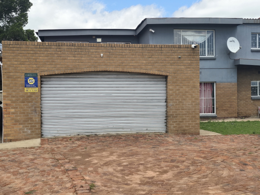 6 Bedroom Property for Sale in Nanescol Gauteng