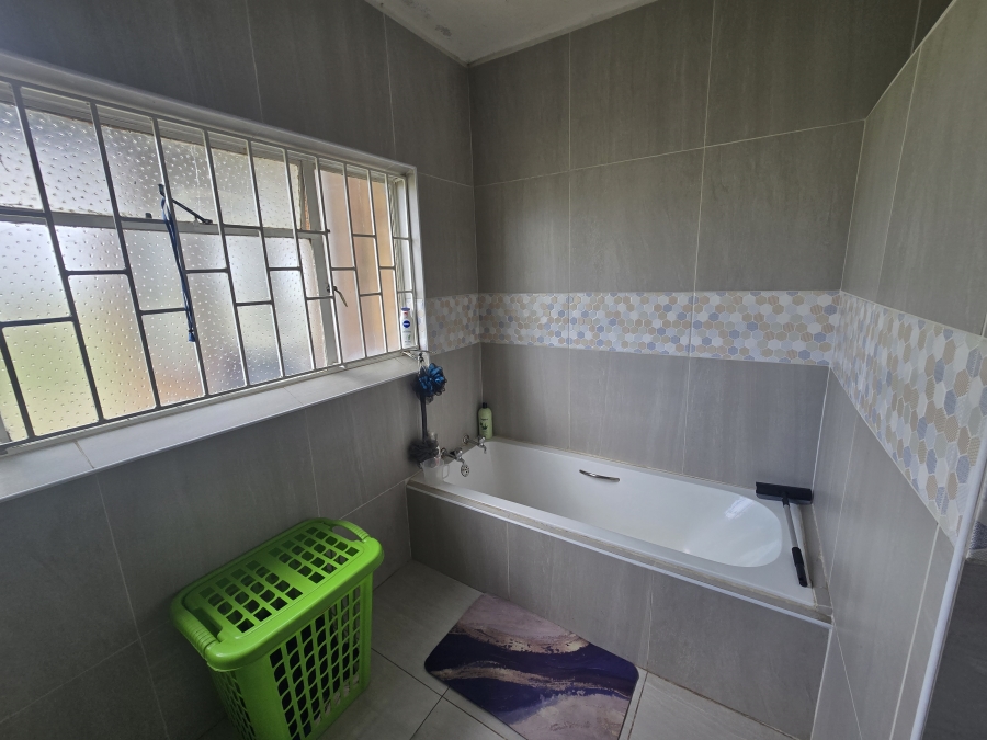 6 Bedroom Property for Sale in Nanescol Gauteng