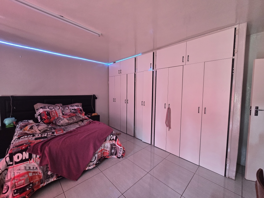 6 Bedroom Property for Sale in Nanescol Gauteng