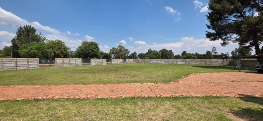6 Bedroom Property for Sale in Nanescol Gauteng
