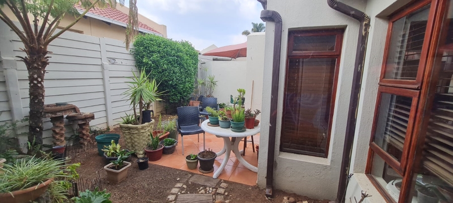 To Let 2 Bedroom Property for Rent in Eden Glen Gauteng