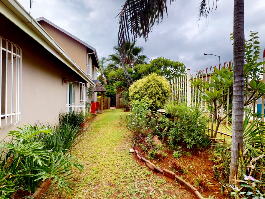 5 Bedroom Property for Sale in Theresa Park Gauteng